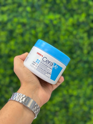کرم مرطوب کننده کاسه ای 10 درصد اوره سراوی مدل sa cream